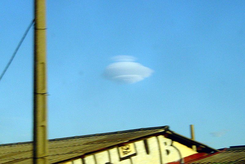 800px-Nuage_lenticulaire.jpg