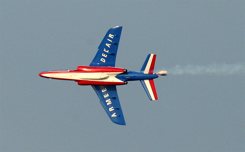 800px-Patrouille-de-france-alpha-jet-dessous.jpg