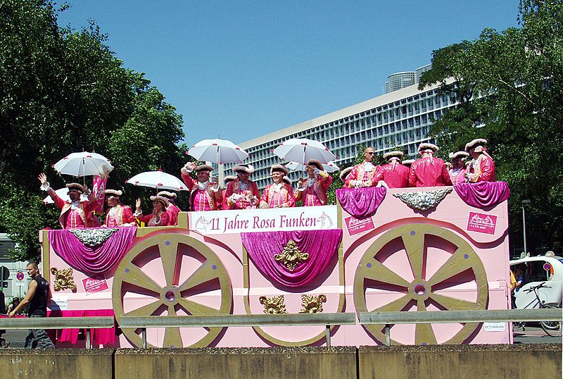 800px-Rosa_Funken_-_CSD_2006_Cologne_-_Festwagen.jpg