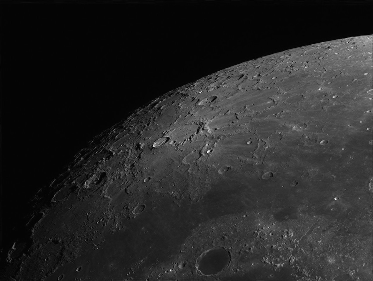 833709Moon205508lapl4ap6318registax1.jpg