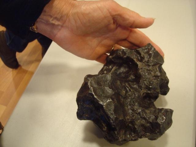 834037meteorite.jpg