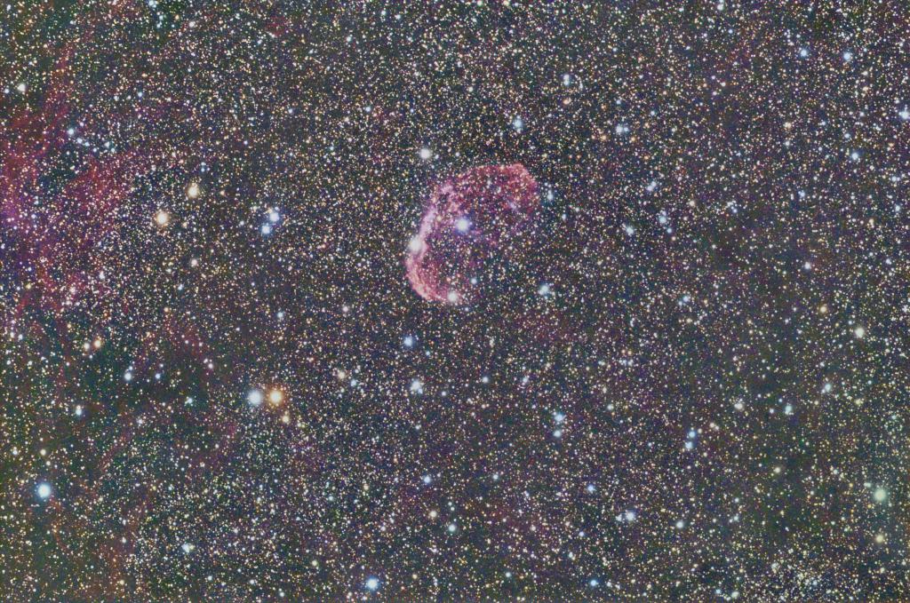 856769NGC_6888_The_Crescent_Nebula_66X300s_5h29m25s_DSS_copiePIXCS3.jpg