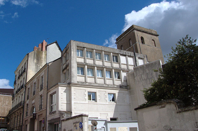 640px-Vue_depuis_rue_Flandres_1.jpg?uselang=fr