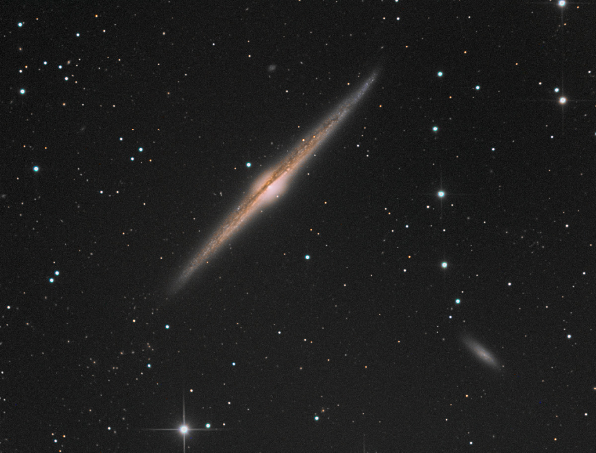 ngc4565lrvb.jpg?psid=1