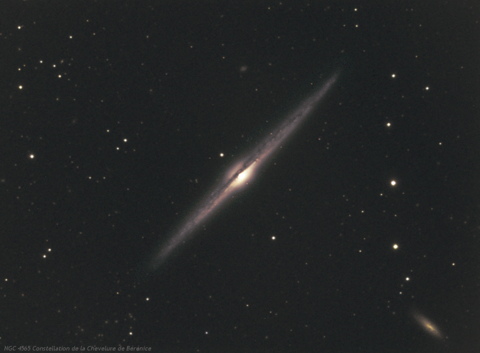 922970NGC4565ConstellationdelaCheveluredeBrnice.png