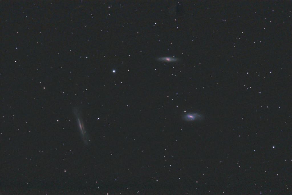 967505LE_TRIO_DU_LION_NGC3628_M65_M66_LE_12032010_T2_1H21MN4S16X300SA_copieDSS.jpg