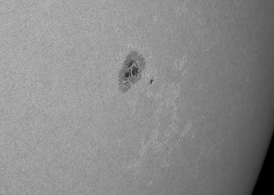 AR1057_020410.jpg