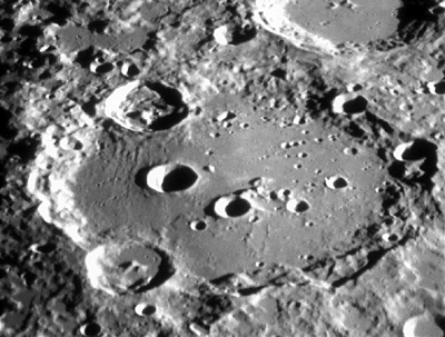 Clavius_crater.gif