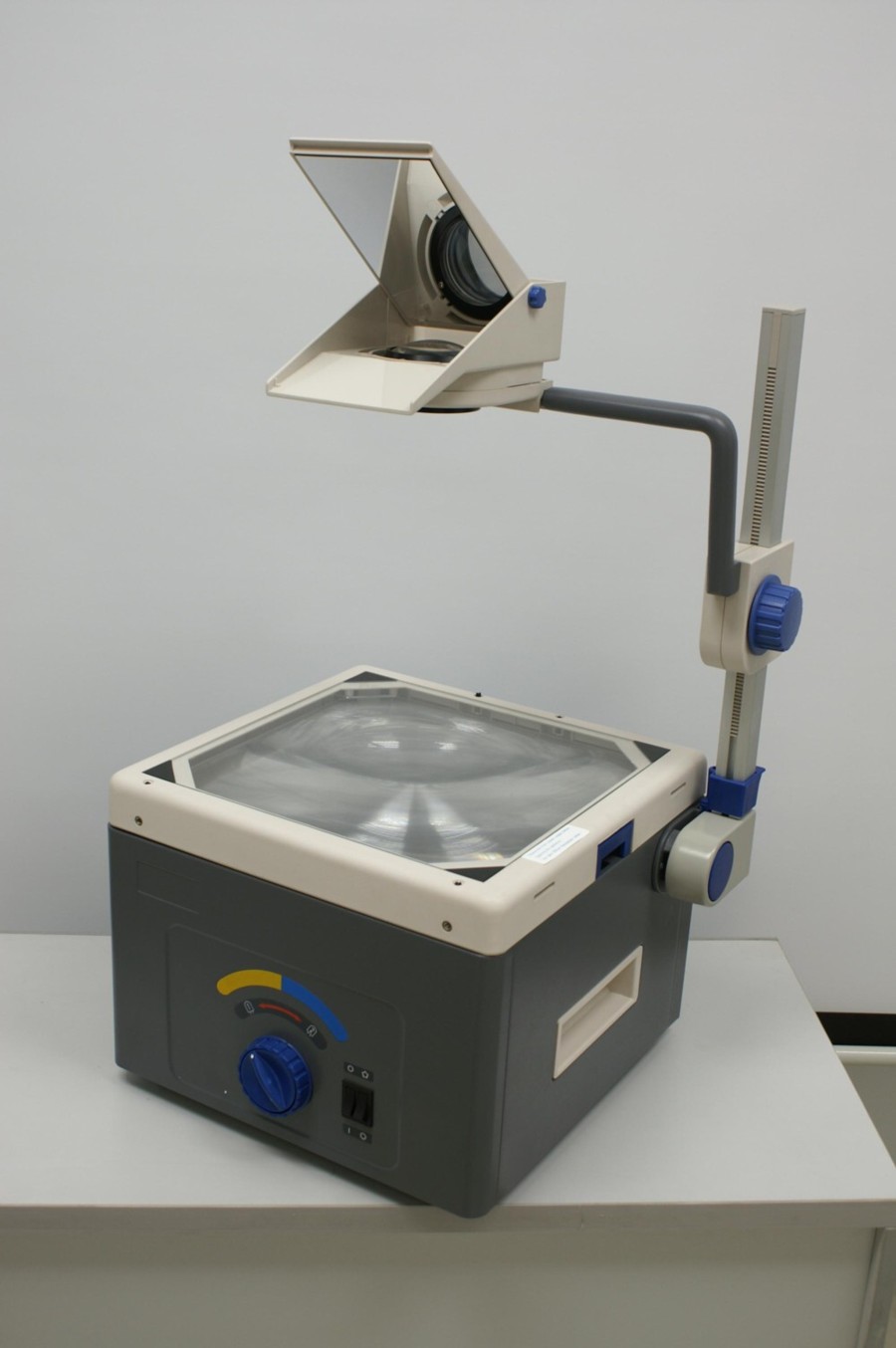 Desktop_Overhead_Projector.jpg