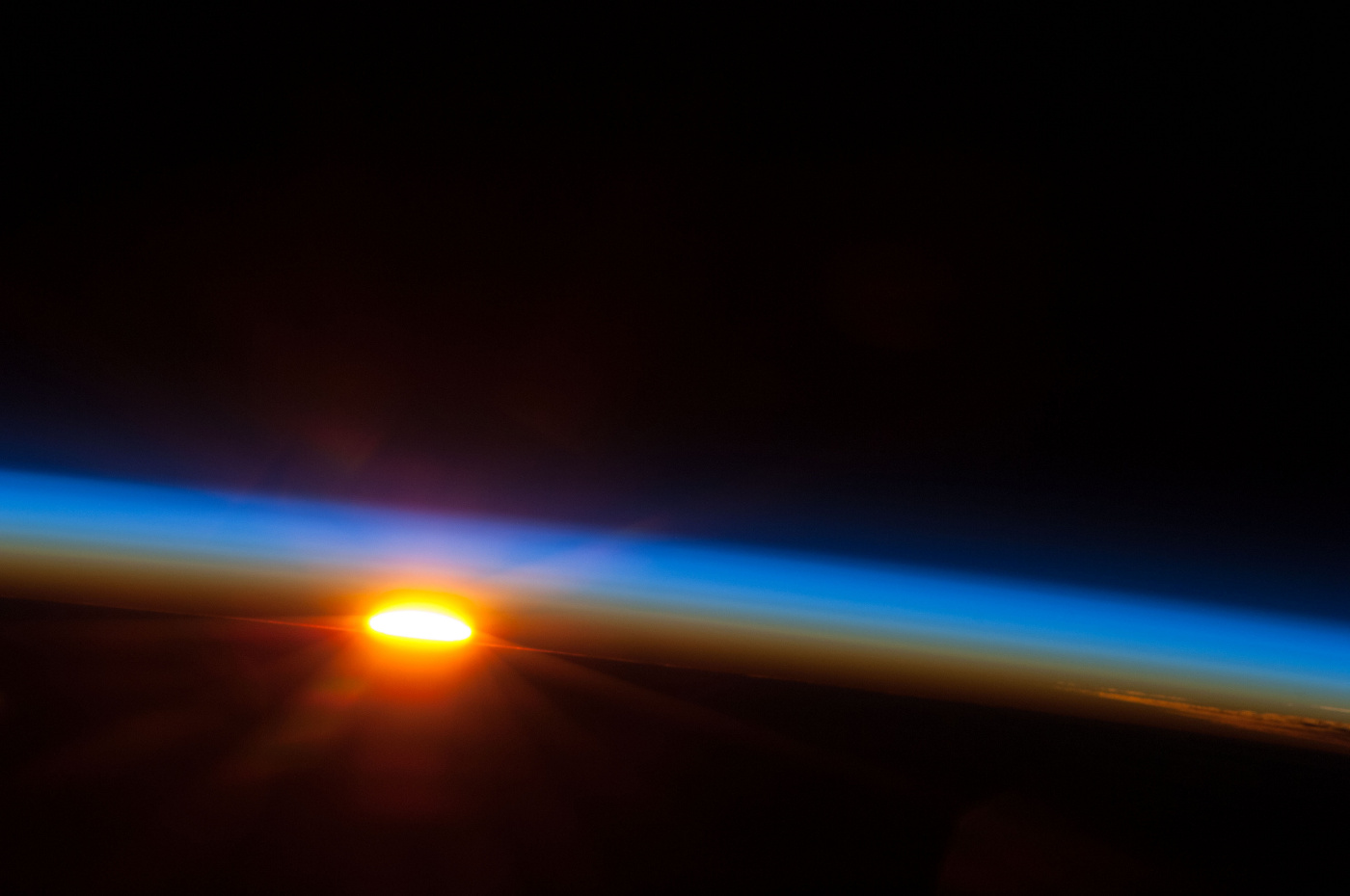 ISS---Sunrise---NASA---05-05-2013.jpg