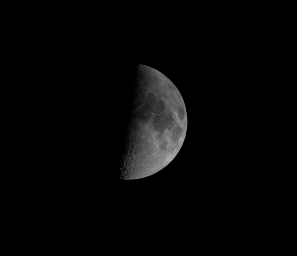 Lune-160613-samyang500-1000Dr.jpg