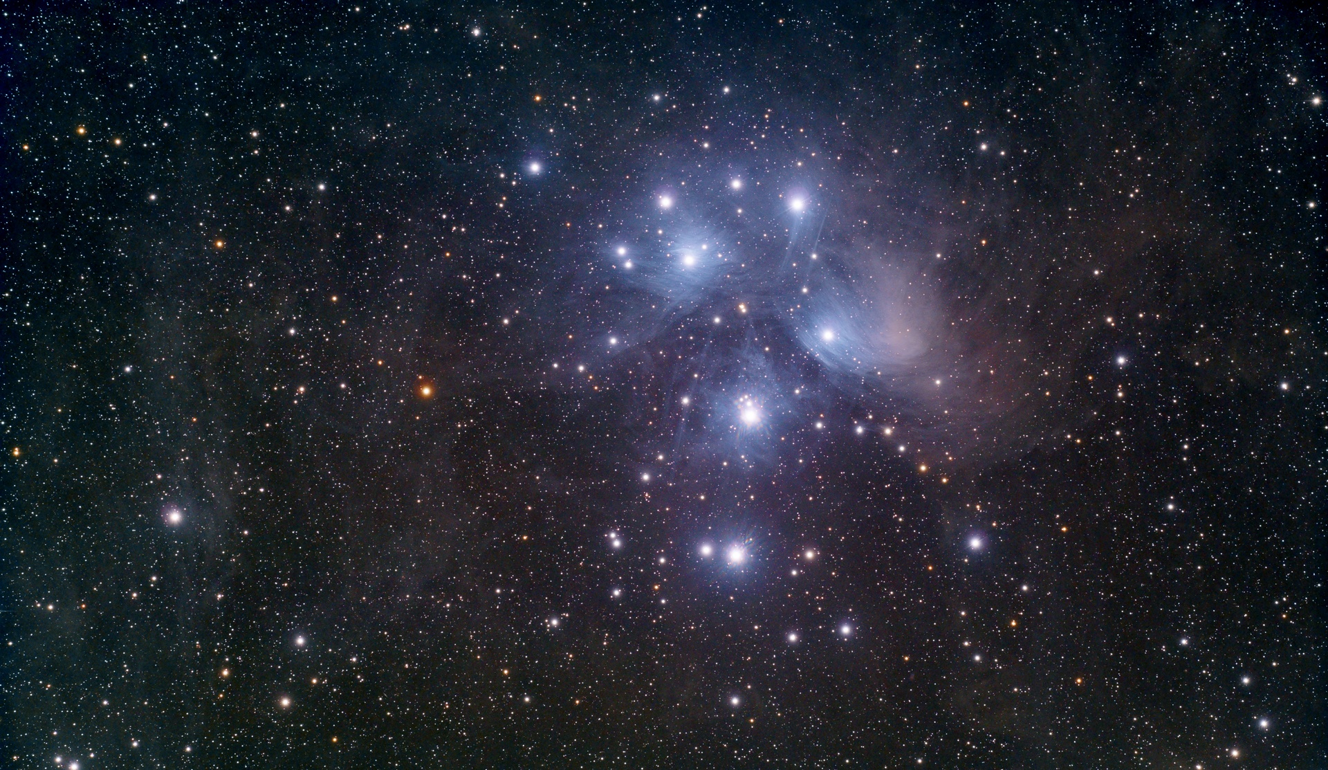 M45-FSQ106-121x30s-3200ISO-15082018_t.jpg