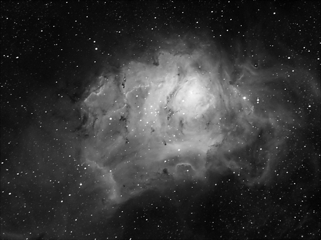 M8-1aout-2011-Halpha-17x4mn-2.png