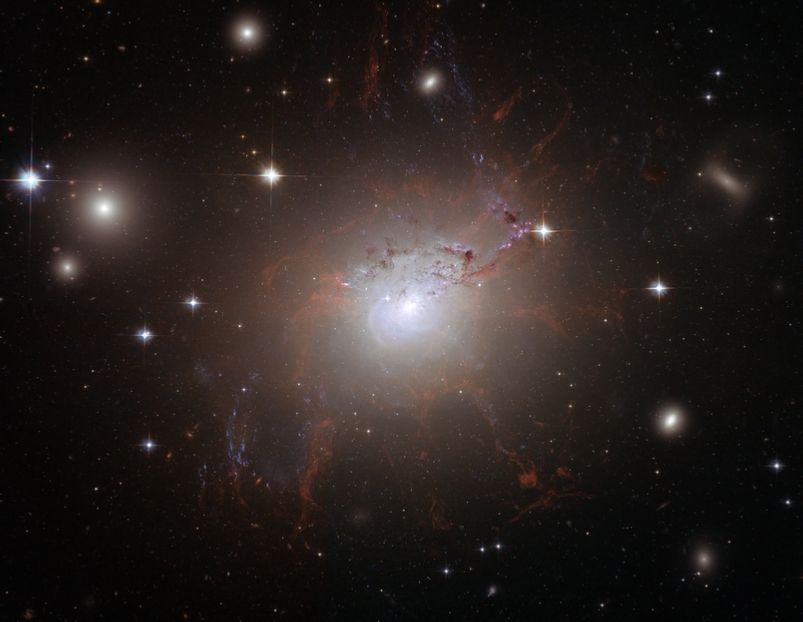 NGC_1275_Hubble.jpg