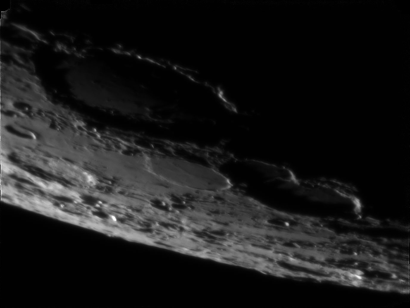 R_stack250_APSize35_Minbright10_Moon_063153_g3_ap886_A3.jpg