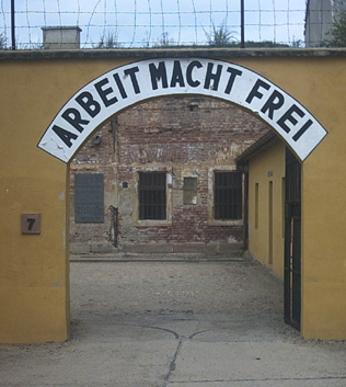 Theresienstadt_arbeit_macht_frei.jpg