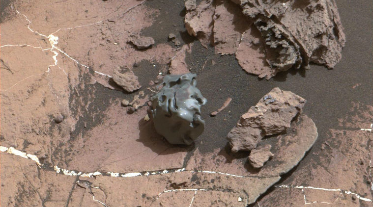 curiosity-finds-iron-nickel-meteorite-on-mars-759.jpg