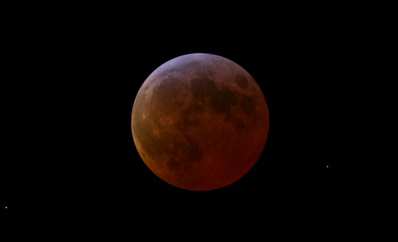 eclips4mars.jpg