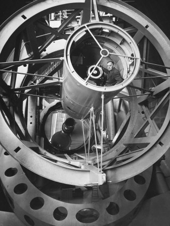 eyerman-j-r-astronomer-edwin-hubble-pictured-inside-the-workings-of-the-huge-200-in-mt-palomar-telescope.jpg