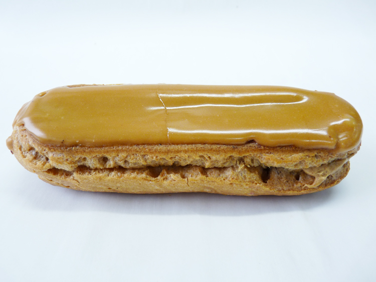 gd_La-Delicieuse-Voltaire_Les-Entremets-individuels_Eclair-cafe.jpg