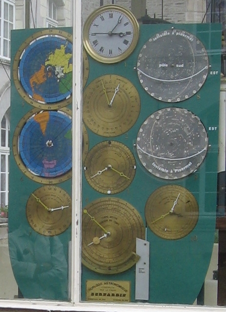 horloge-astronomique-ploermel-cadrans.jpg