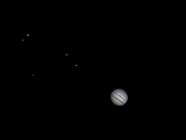 jupiter_20111226_foyer_satelites.jpg