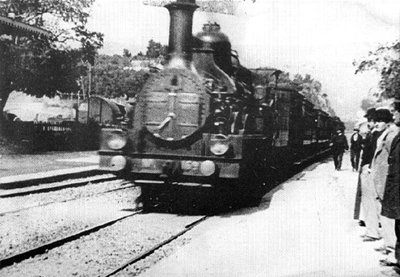 l-arrivee-du-train-en-gare-de-la-ciotat.jpg