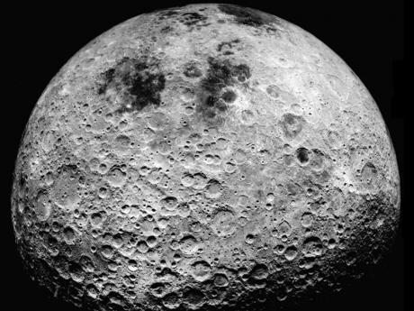 la-face-cachee-de-la-lune-photographiee-lors-de-la-mission-apollo16_1463_w460.jpg