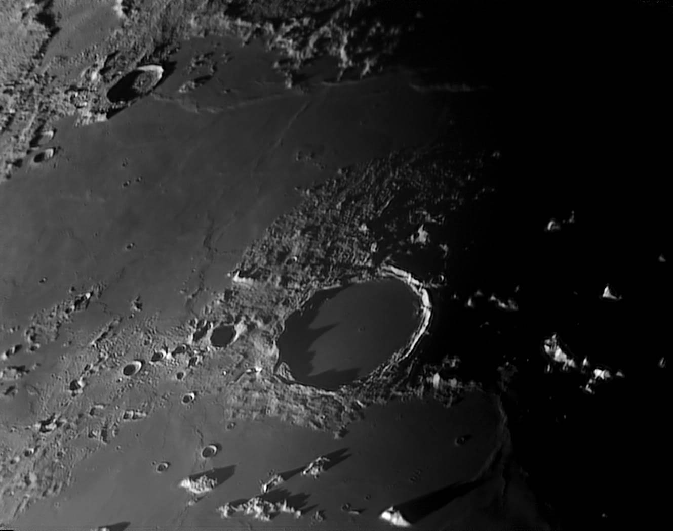 luna_20120810_plato.jpg