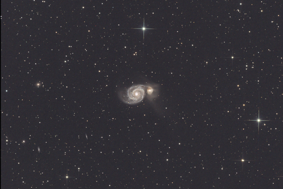 m51-pretraite-sigmaclip-grad-rehauss-rec-rot-ps-floug40-balancebleu.jpg