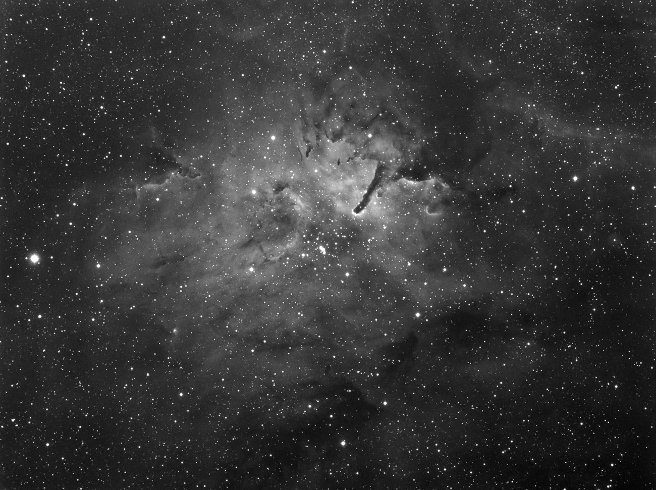 ngc6820Ha-20x900s-sept2011-bin2r.jpg