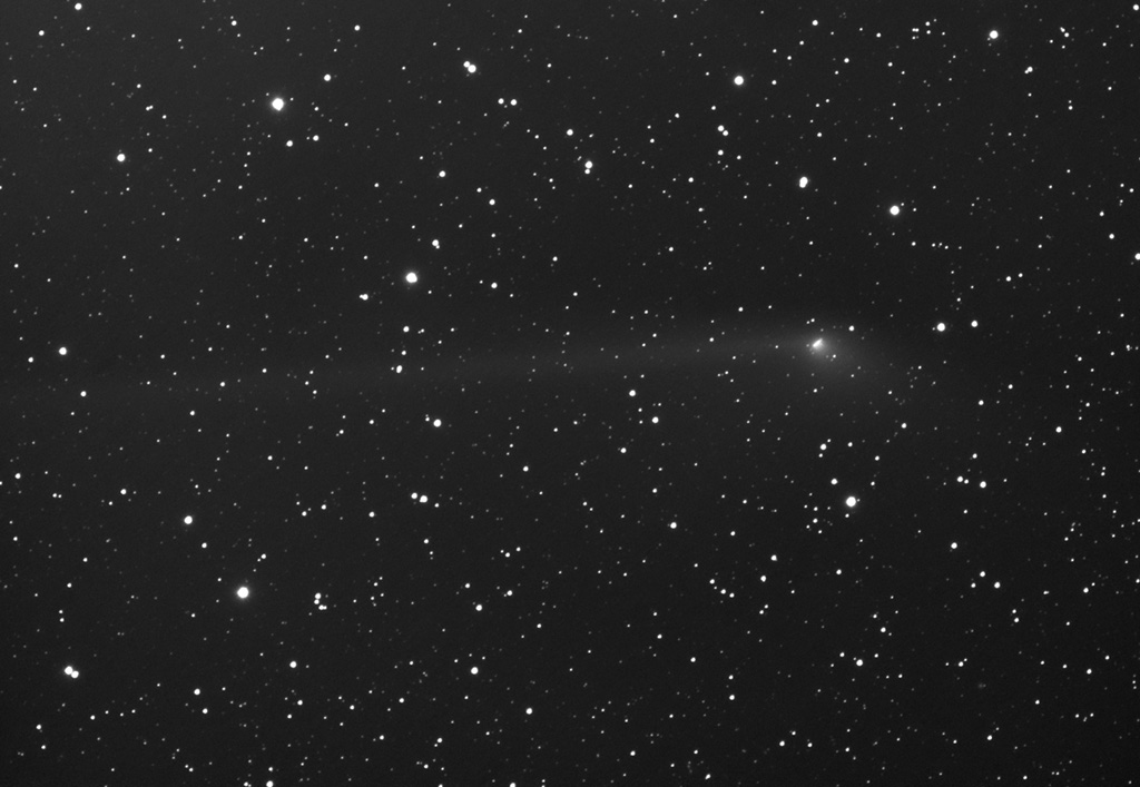 panstarrs-samyang500-2min-bin2-040613-Lr.jpg