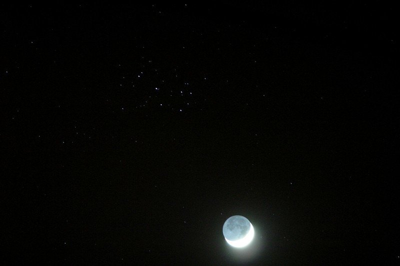 rapproch_lune_pleiades_10406.jpg