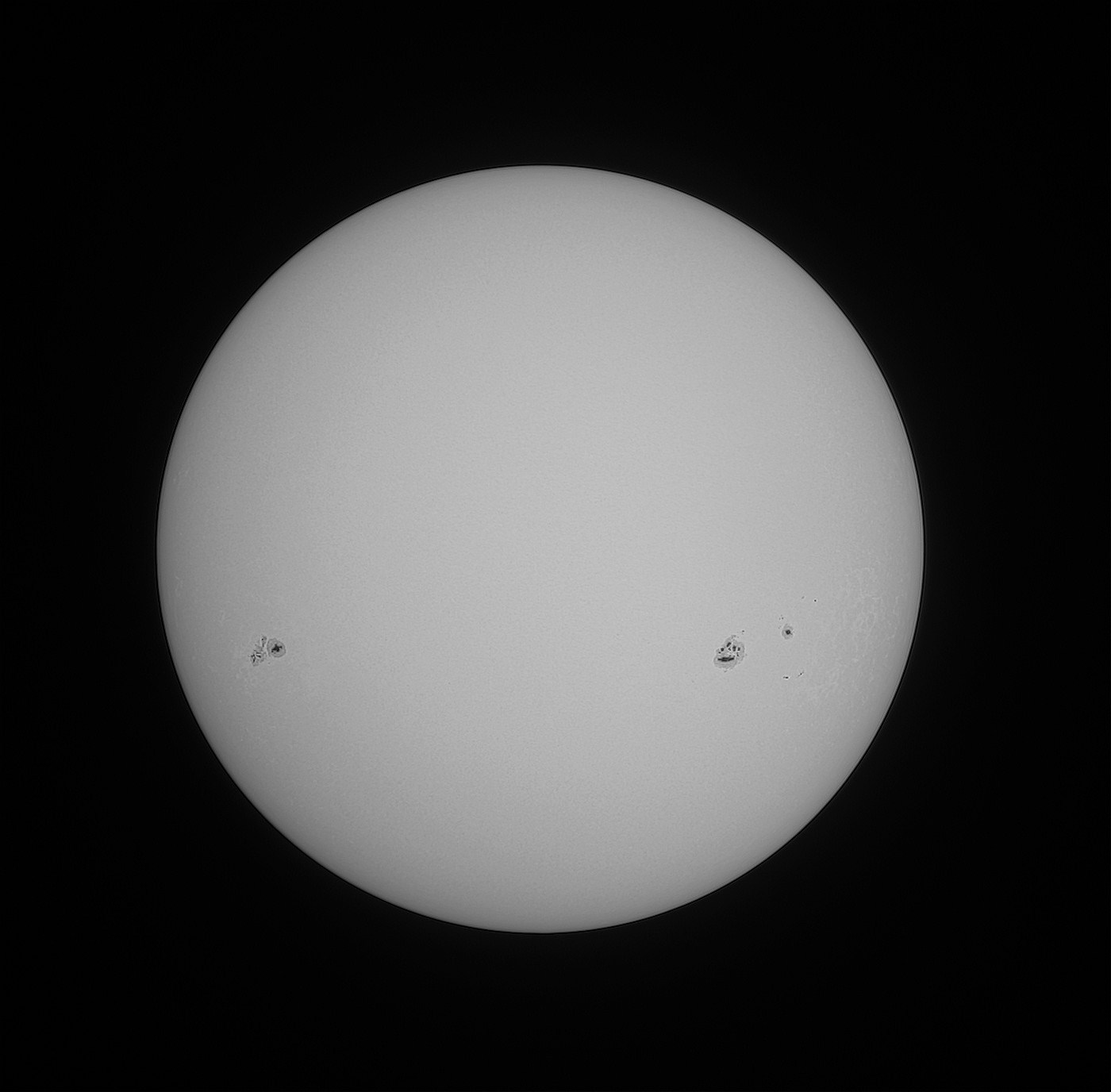 soleil_lunt_v15_as110_iso_50_vit640_ouv56_f75.jpg