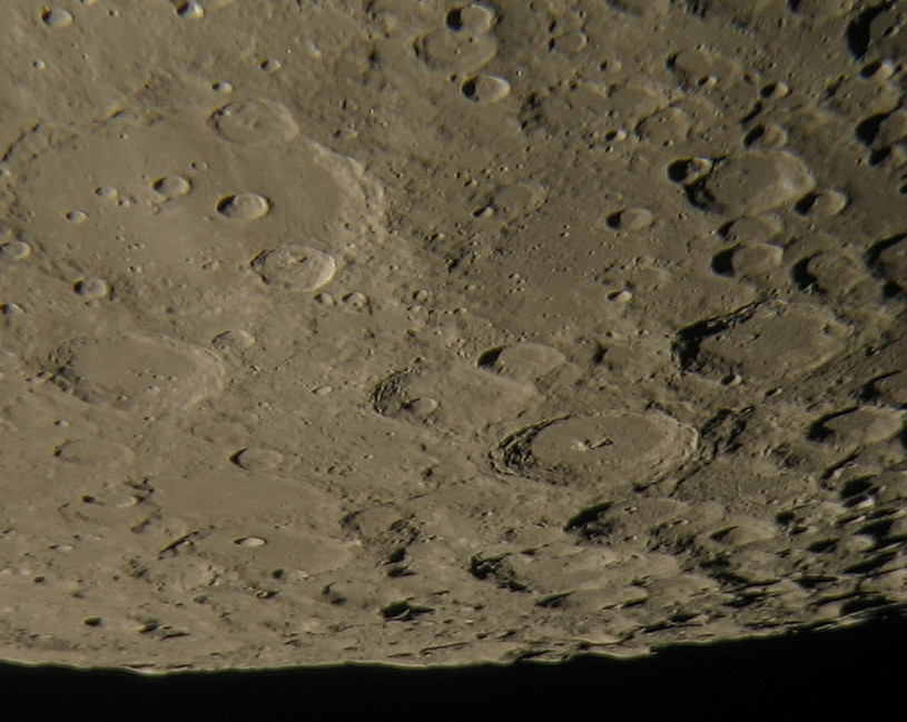 sud_lune_tel_n5_ass77_f75_iso50_v100_version2.jpg