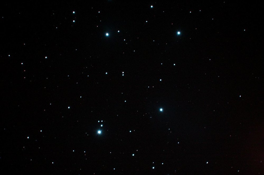 5aa57fd25265b_M45_deepsky_2mn_1600iso_small.thumb.jpg.b01d26d3510d1ed2603ce27b5de9cc6e.jpg