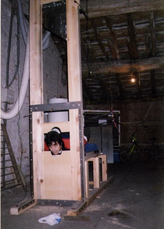 Guillotine1.thumb.JPG.5af3531b941fe14ae4bccfb032281eb1.JPG