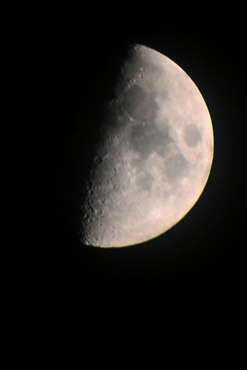 Lune.thumb.jpg.8b52b2ae303e26930f665ac7a35fe320.jpg