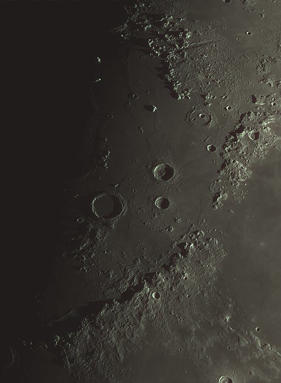 Moon_210323_ACx1,5-1518ap32_lapl4_ap3369-registax1.jpg