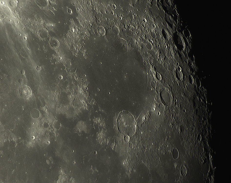 Moon_232748_TALx2-1564ap32_grad4_ap3288-registax1-gimp.jpg