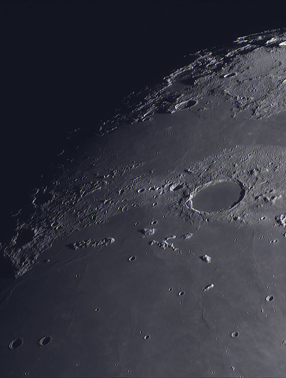 Moon_214317_Newtonx2-1315ap32_grad4_ap3009-registax2-gimp.jpg