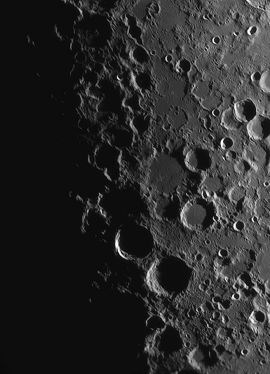 Moon_214404_Newtonx2-610ap40_grad4_ap1729-astra1-gimp.jpg