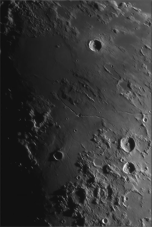 Moon_214954_Newtonx2-357ap40_grad4_ap1776-astra1-gimp.jpg