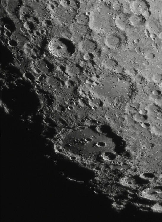 Moon_221110_Newtonx2-635ap40_grad4_ap2112-astra1-gimp.jpg