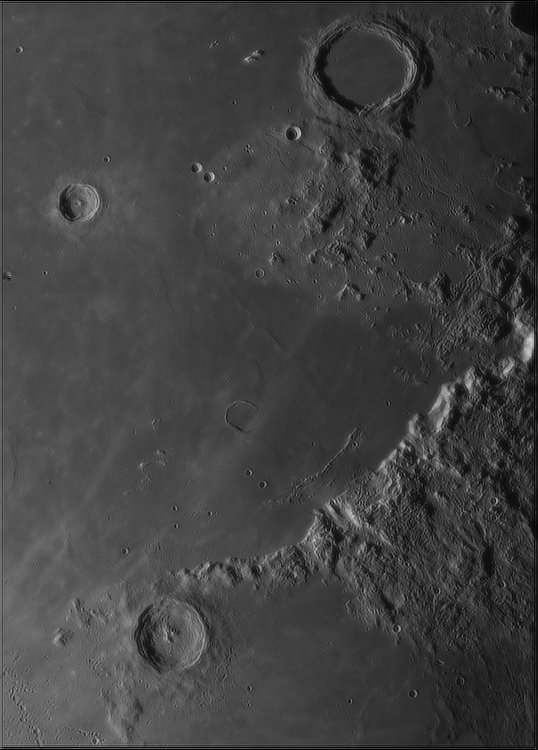 Moon_061518_newtonx2-1000ap40_grad4_ap1766-astra1.jpg