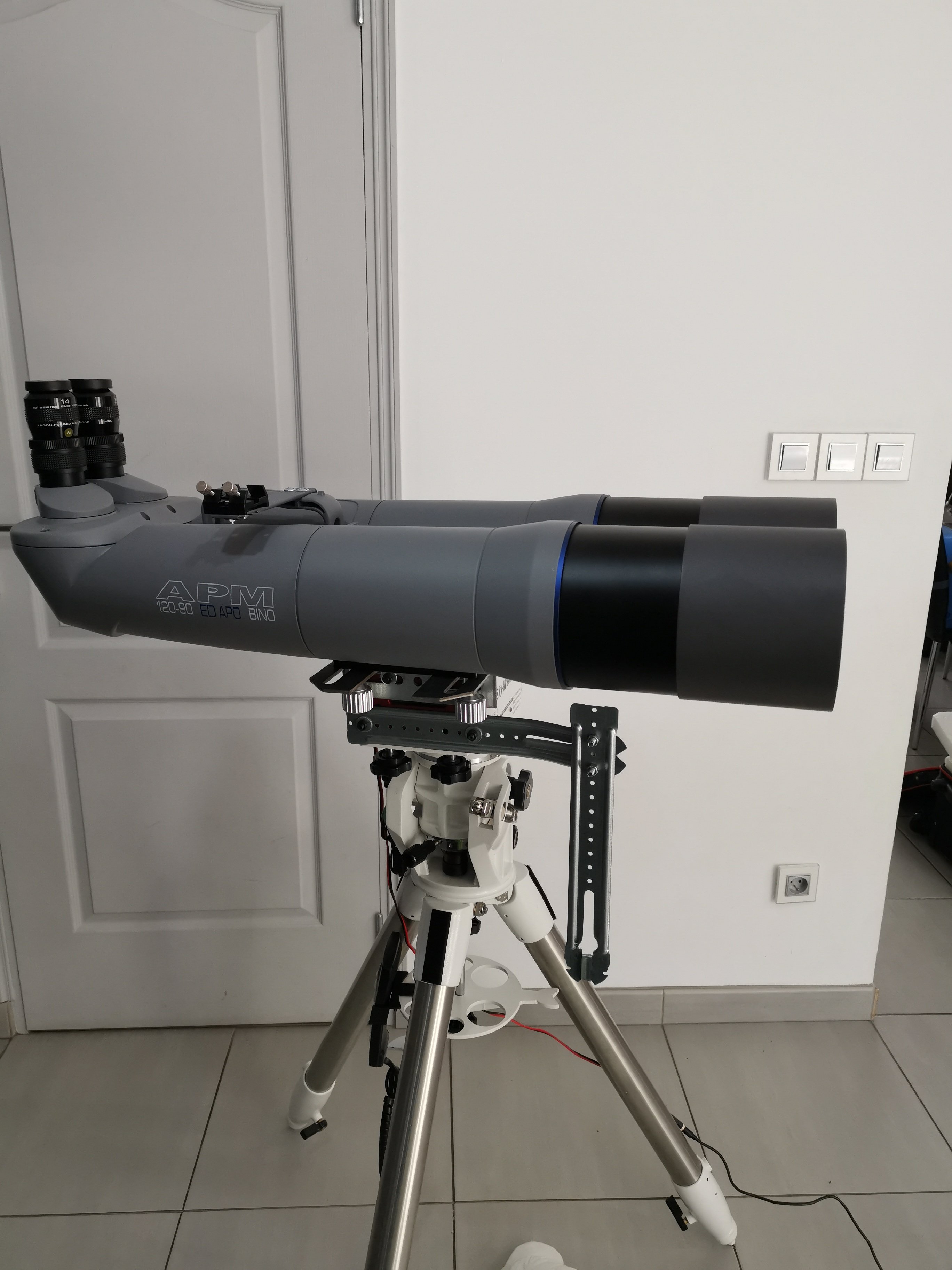 Télescope binoculaire 25x120